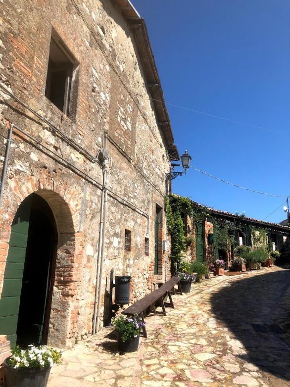 Il Borgo Di Olive Hotell Sismano Eksteriør bilde